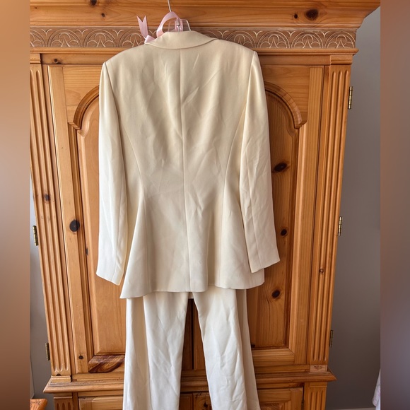 Designer Sunny Choi 100% Silk Pant Suit đź’› - Picture 4 of 5